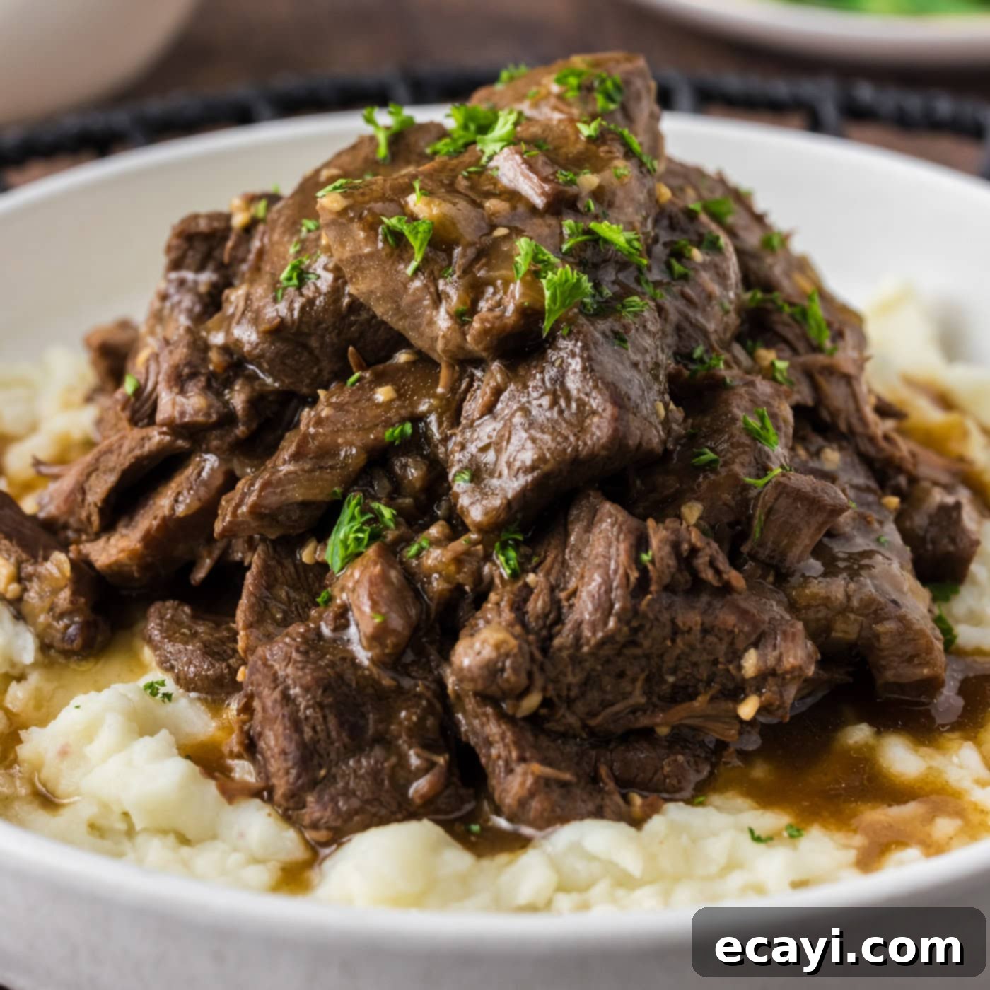 Easy Instant Pot Beef Tips and Gravy 1 featured 103829