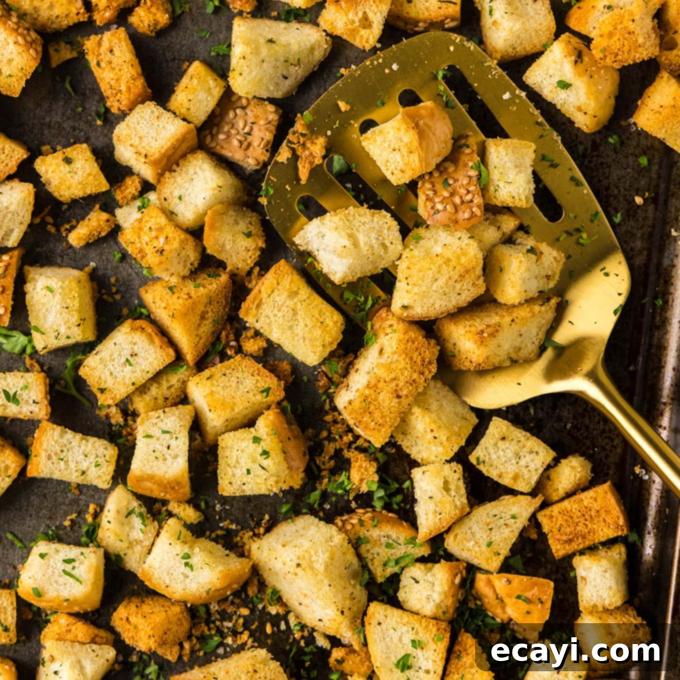 Crispy Golden Croutons 1 featured 104511