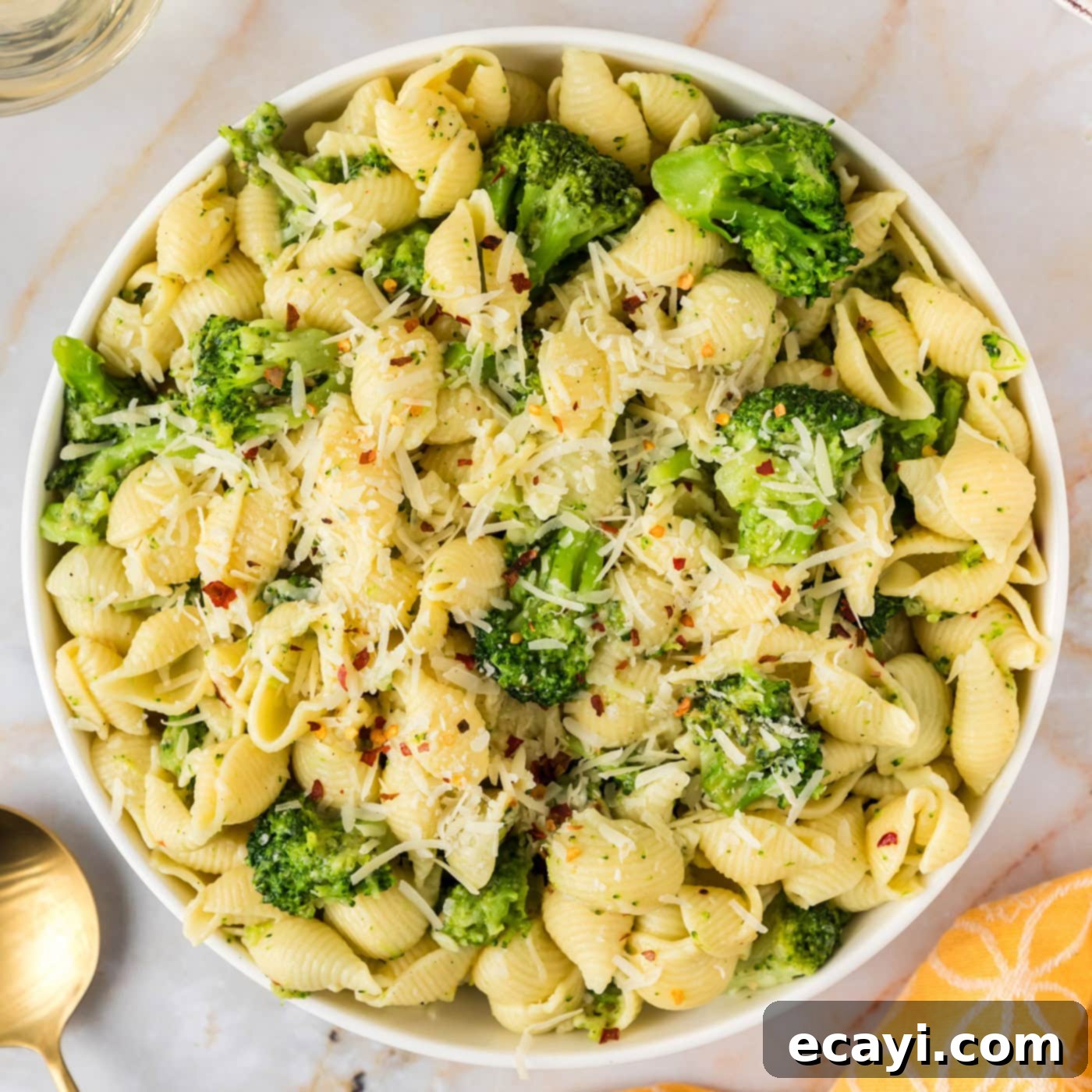 Creamy Broccoli Pasta 1 featured 106225