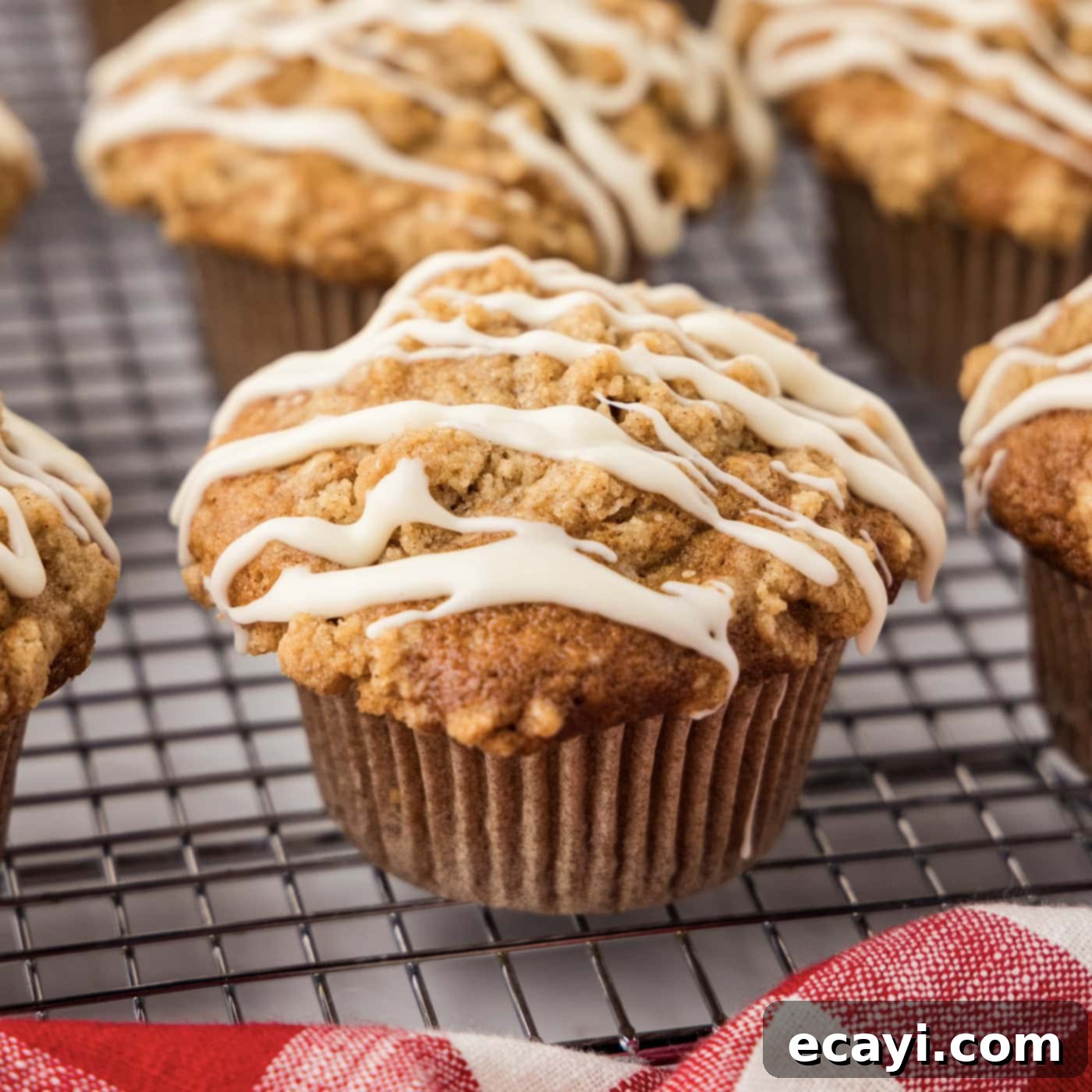 Spiced Apple Muffins 1 featured 114639