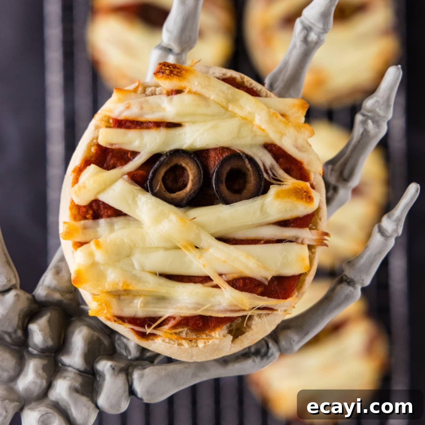 Mummy Mini Pizza Bites 1 featured 116173