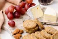 Gourmet Herb & Nut Crisps