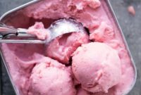 Creamy Strawberry Frozen Yogurt