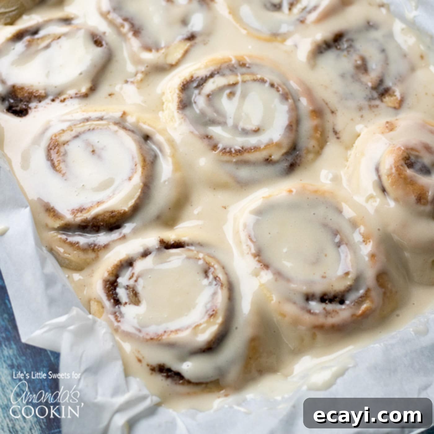 Sweet Cinnamon Comfort Rolls 1 featured 21872