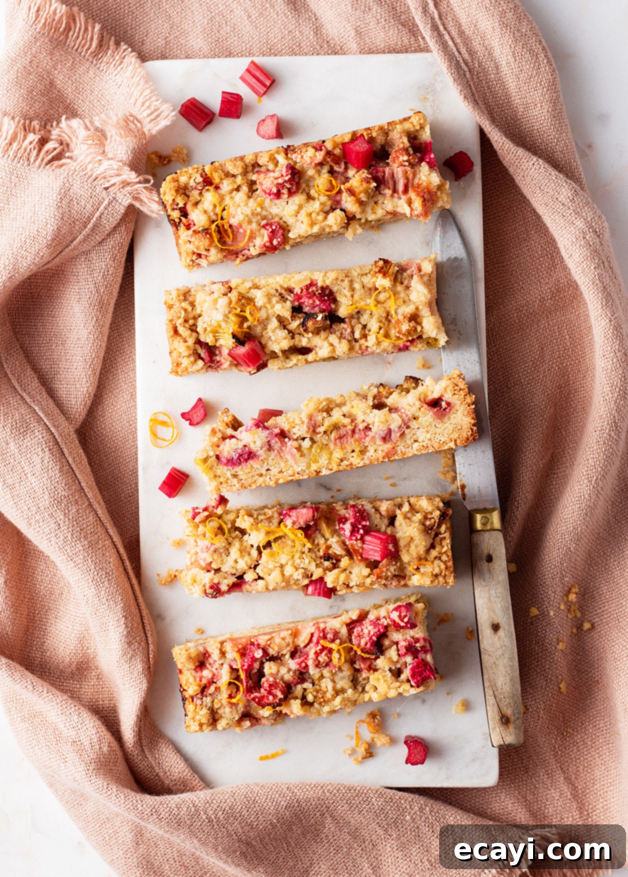 Sunshine Rhubarb Orange Crumble Bars 1 featured 22934