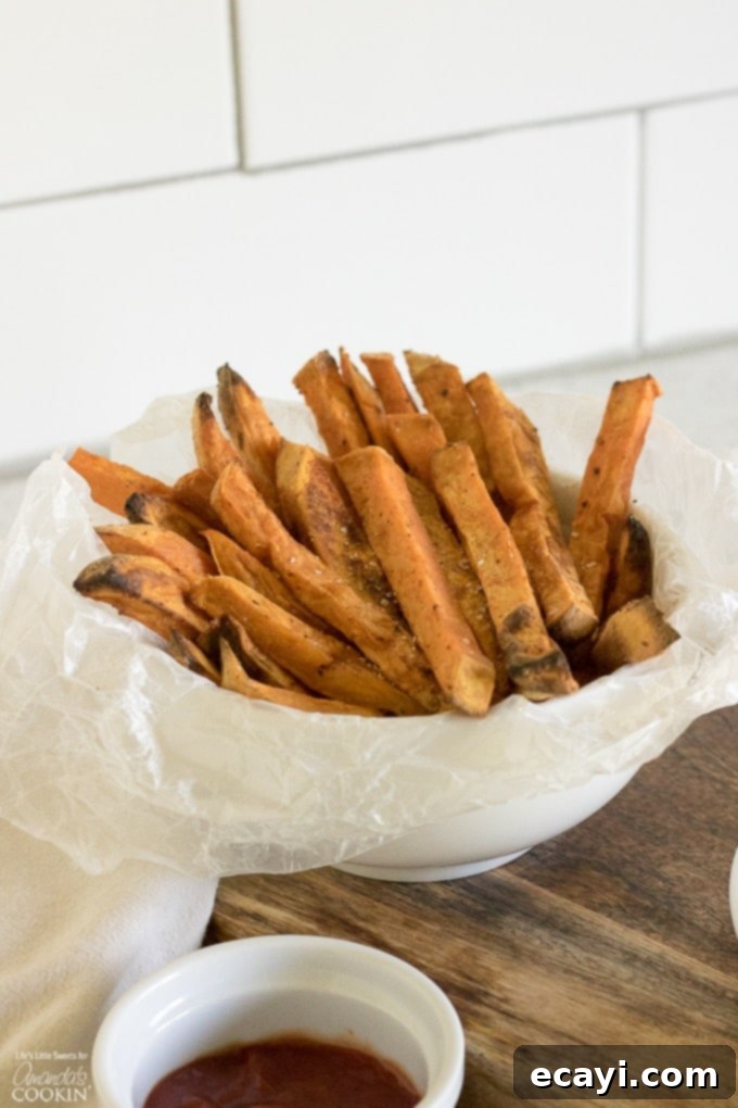 Crispy Baked Sweet Potato Fries 1 featured 32448