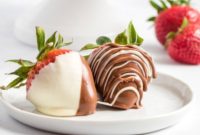 Indulgent Chocolate-Dipped Strawberries