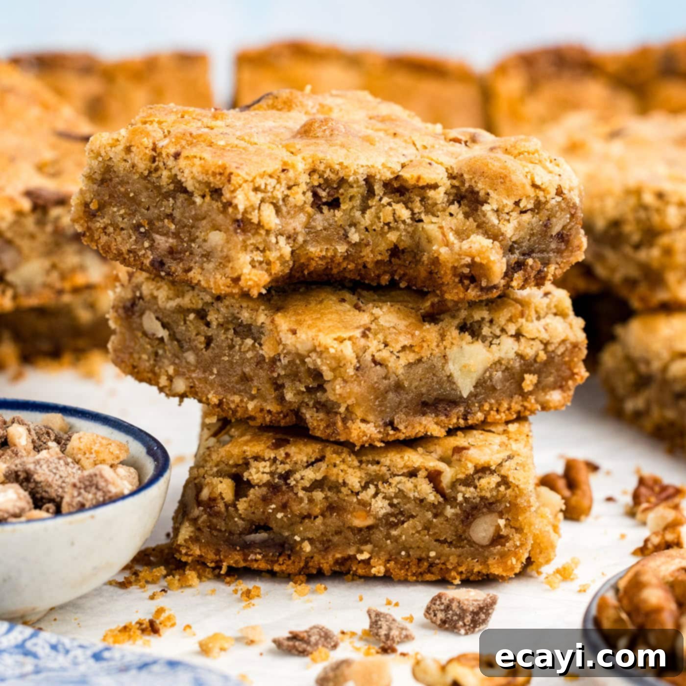 Golden Brown Butter Toffee Bars 1 featured 3702