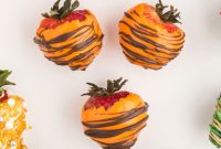 Harvest Chocolate-Dipped Strawberries
