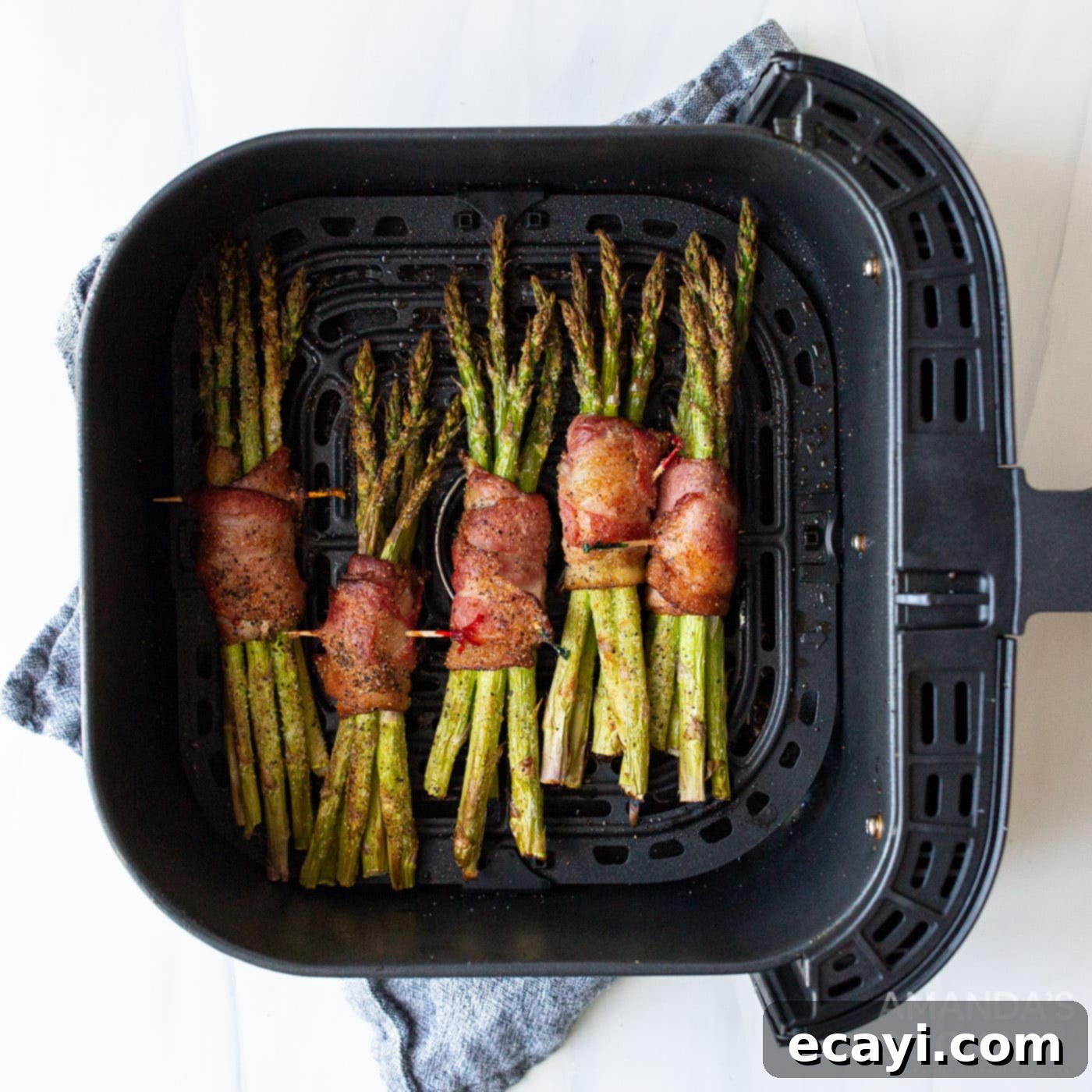 Crispy Air Fryer Bacon Asparagus Bundles 1 featured 53667