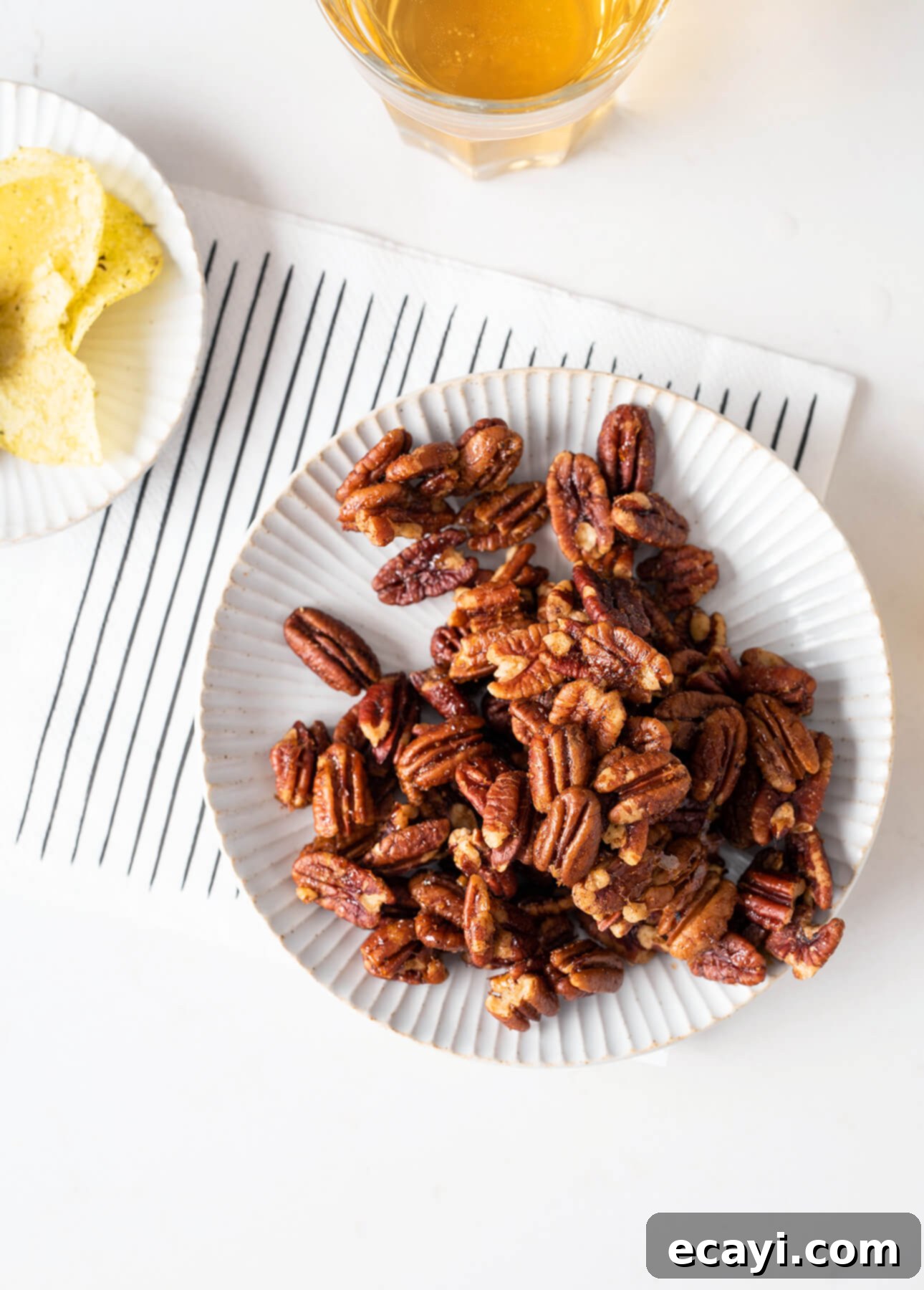 Sweet and Spicy Candied Pecans 1 featured 5499