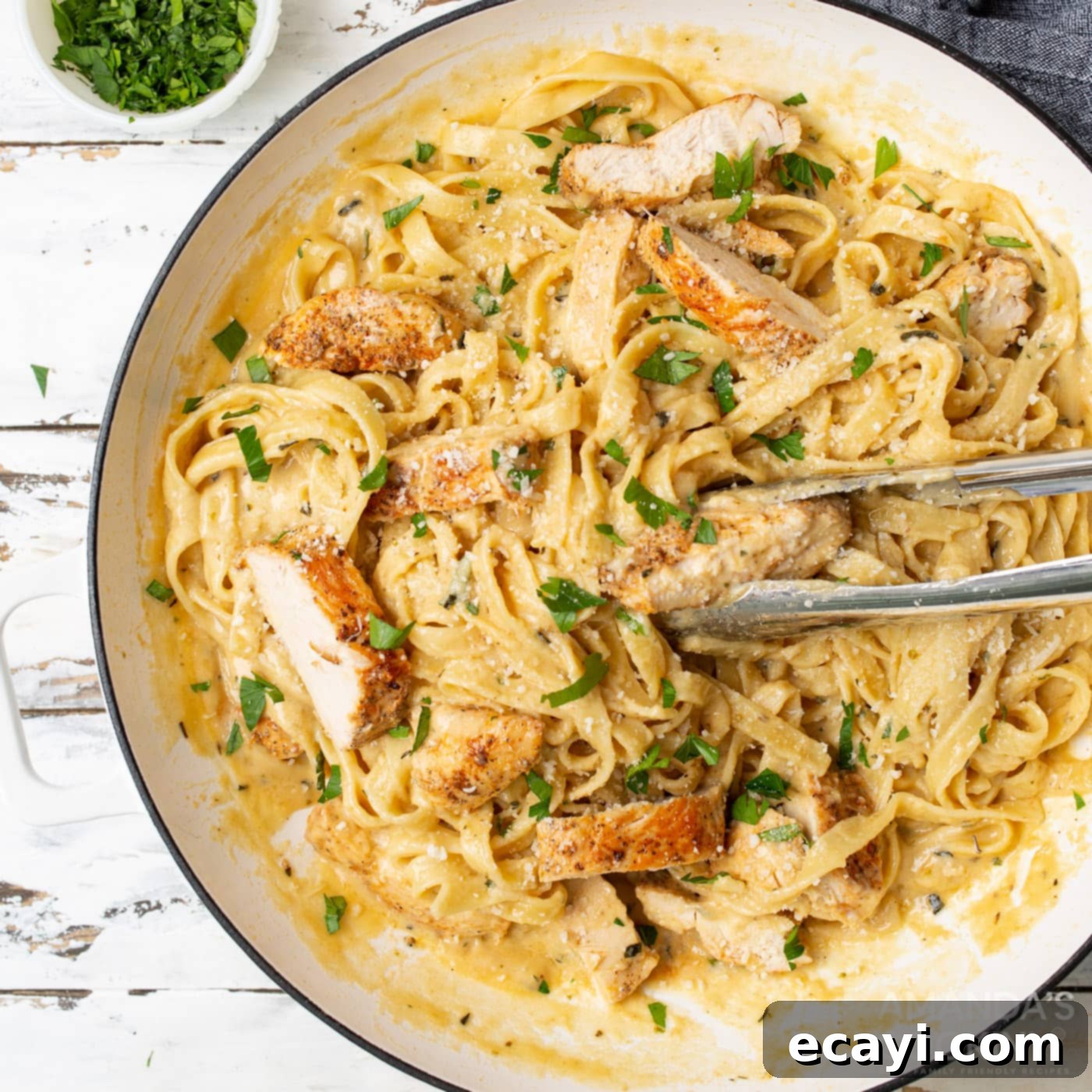 Creamy Chicken Alfredo 1 featured 61040