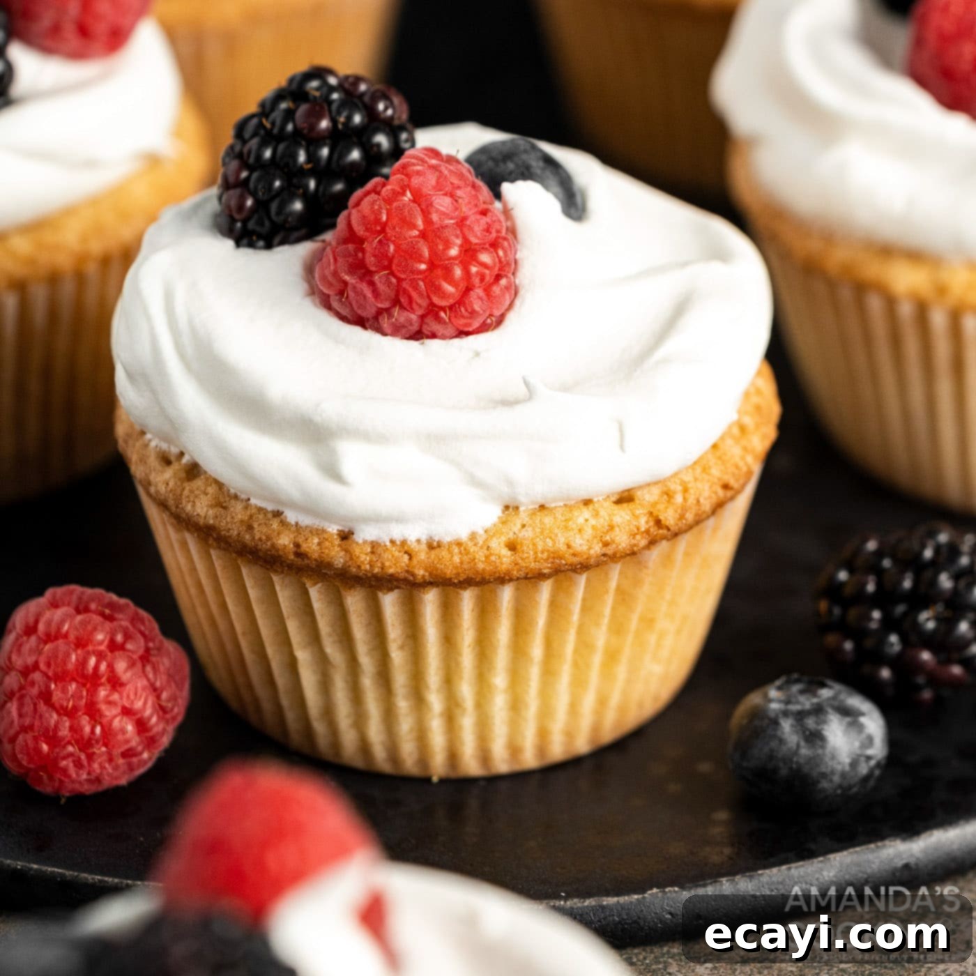 Golden Pound Cupcakes 1 featured 62420