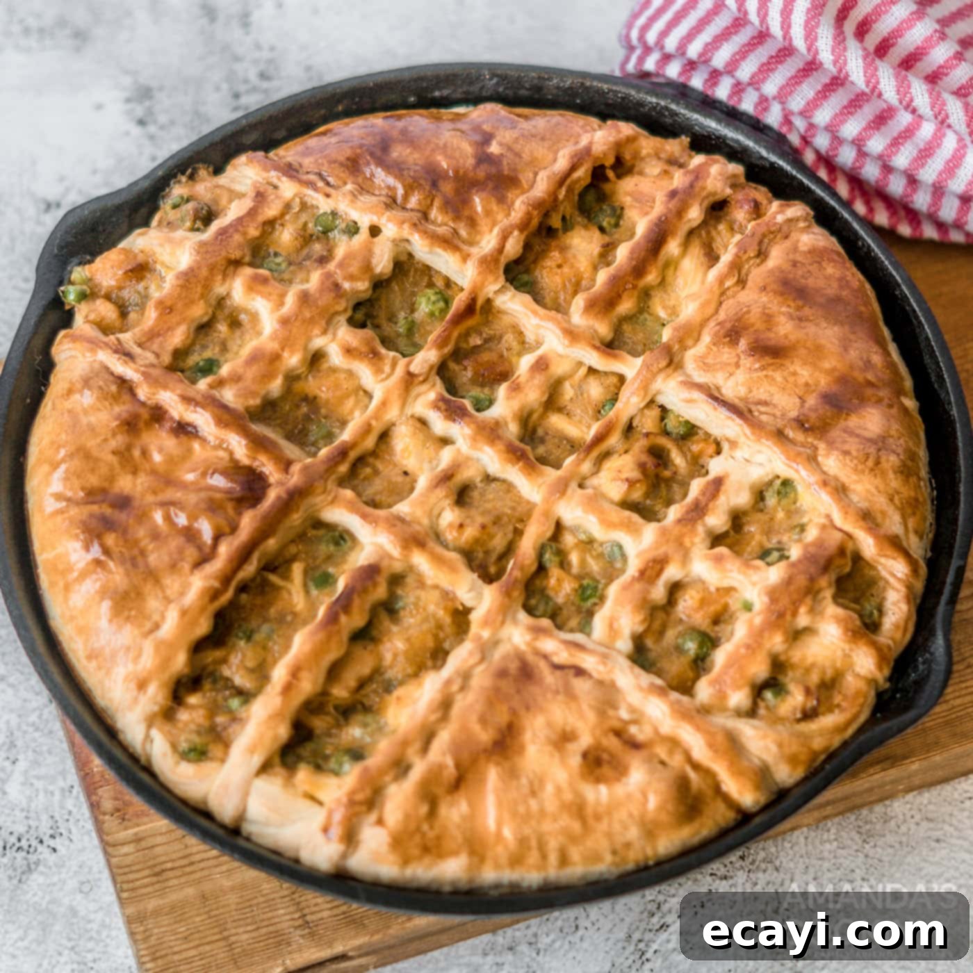 Golden Harvest Chicken Pot Pie 1 featured 62645 1