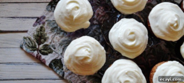 Banana Dream Cupcakes with Vanilla Cream Frosting 1 featured 6475