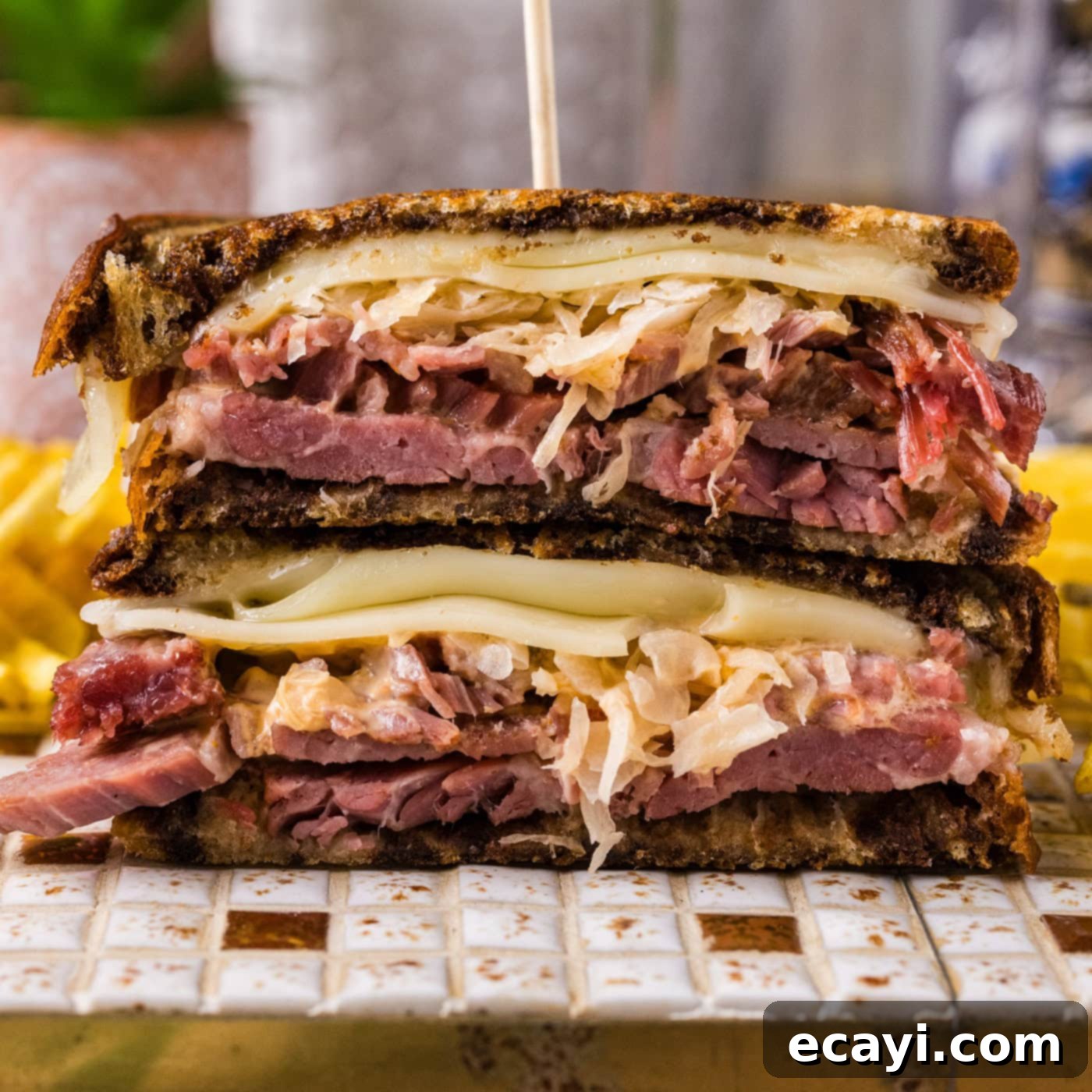 Classic Reuben Sandwich 1 featured 69070
