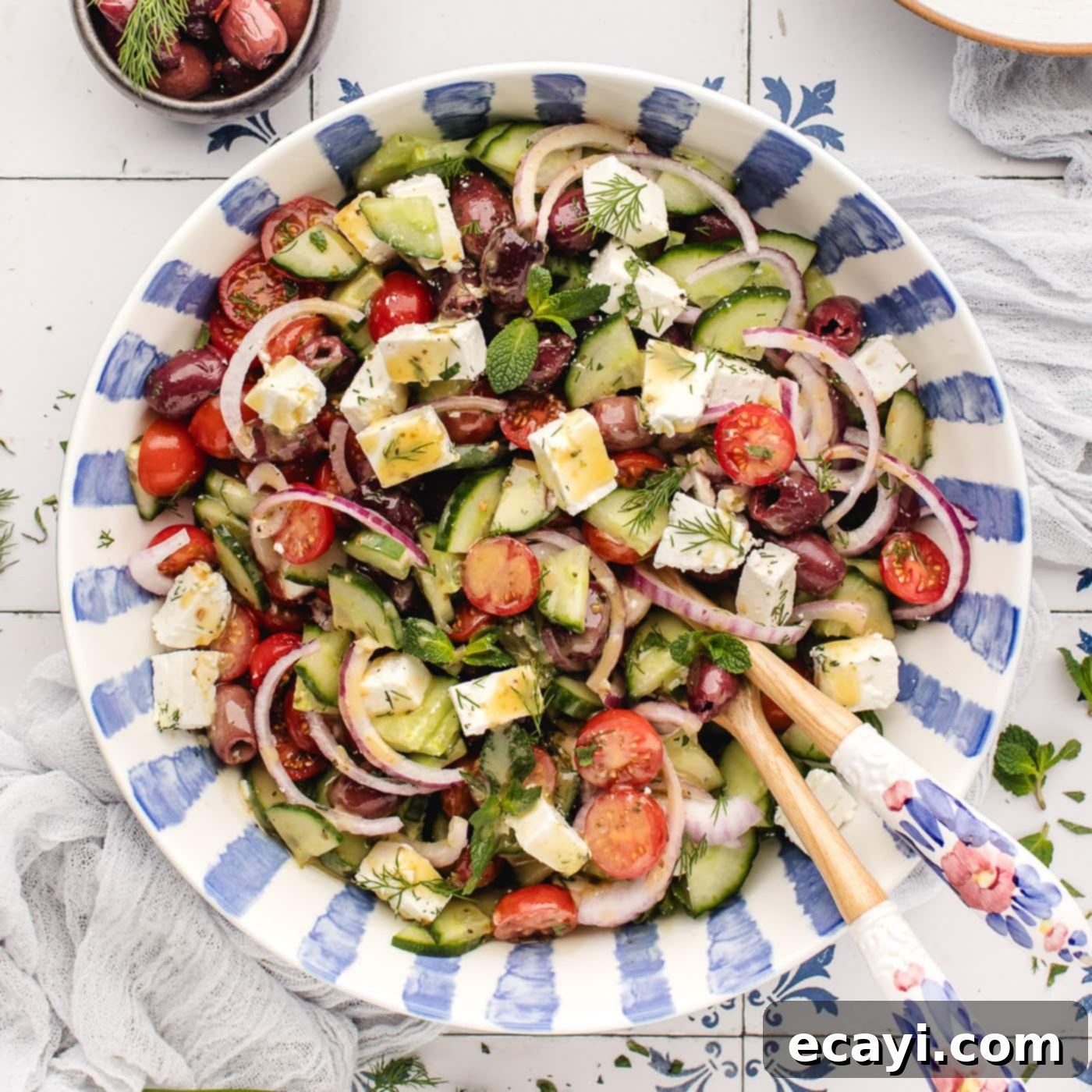 Authentic Greek Salad 1 featured 72560