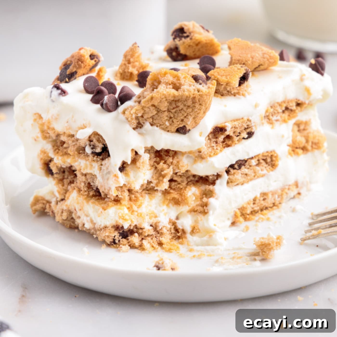 No-Bake Chocolate Chip Cookie Dream Cake 1 featured 74712