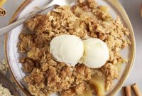 Warm Apple Crumble Delight