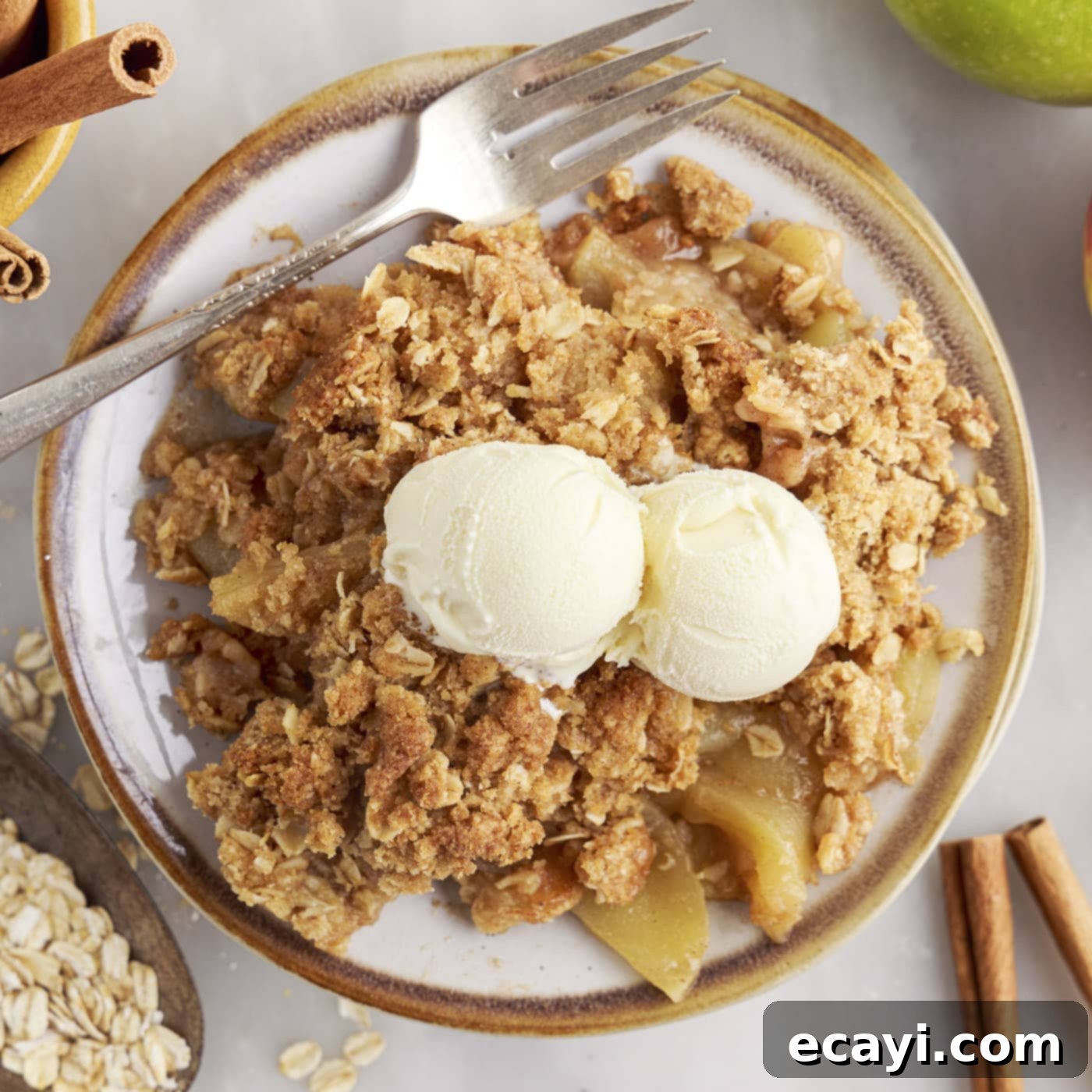 Warm Apple Crumble Delight 1 featured 76875