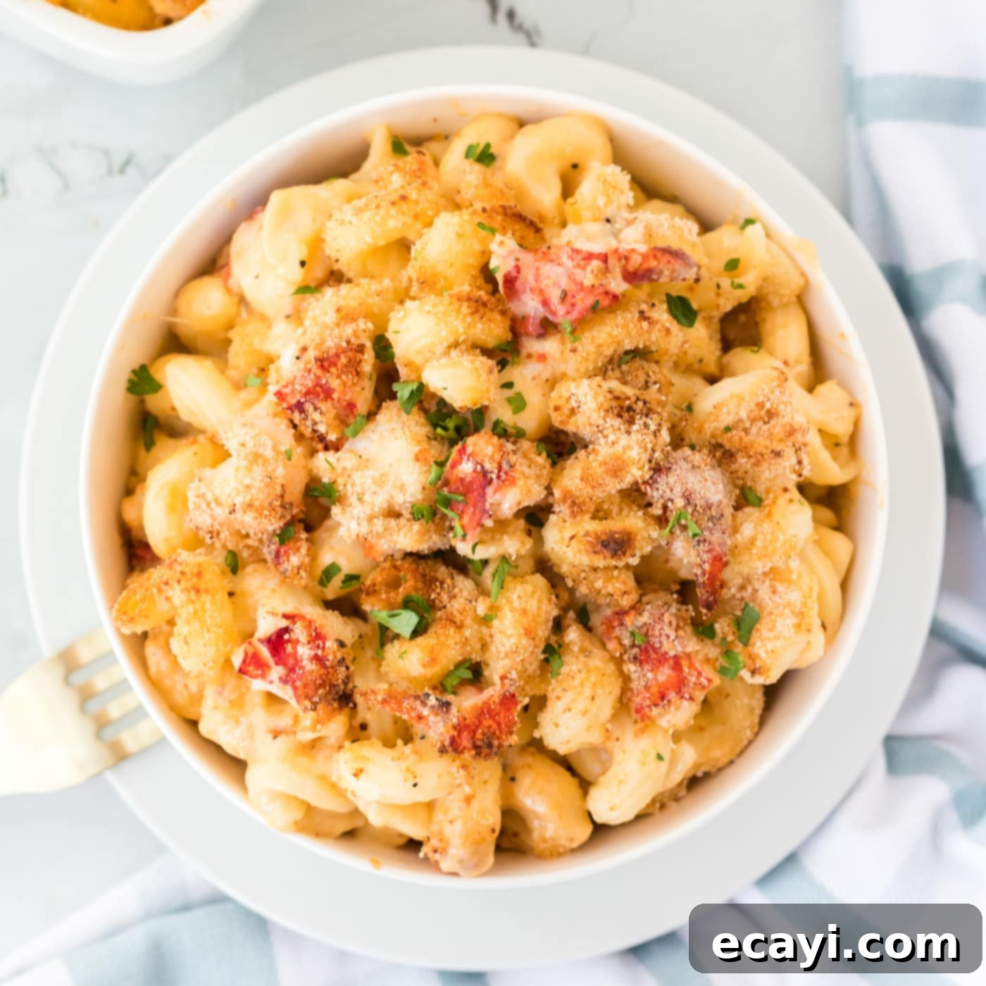 Decadent Lobster Mac and Cheese 1 featured 77130