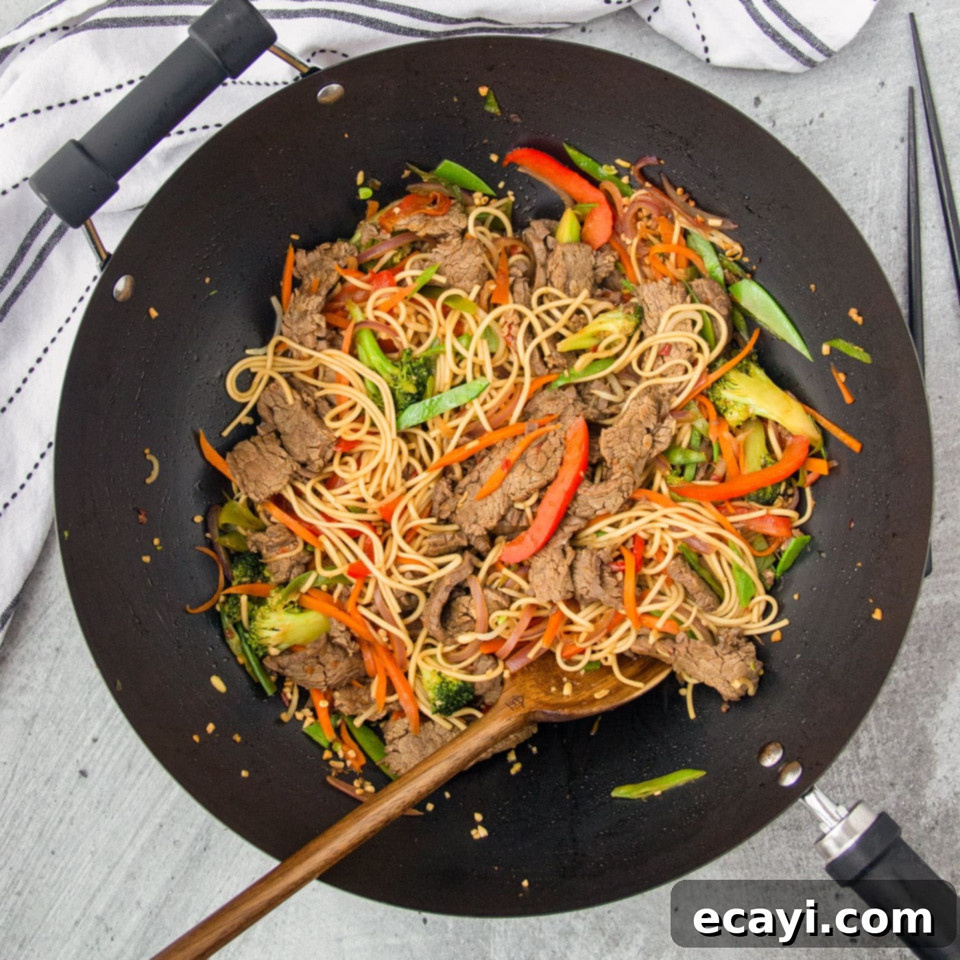 Ultimate Beef Lo Mein 1 featured 78434