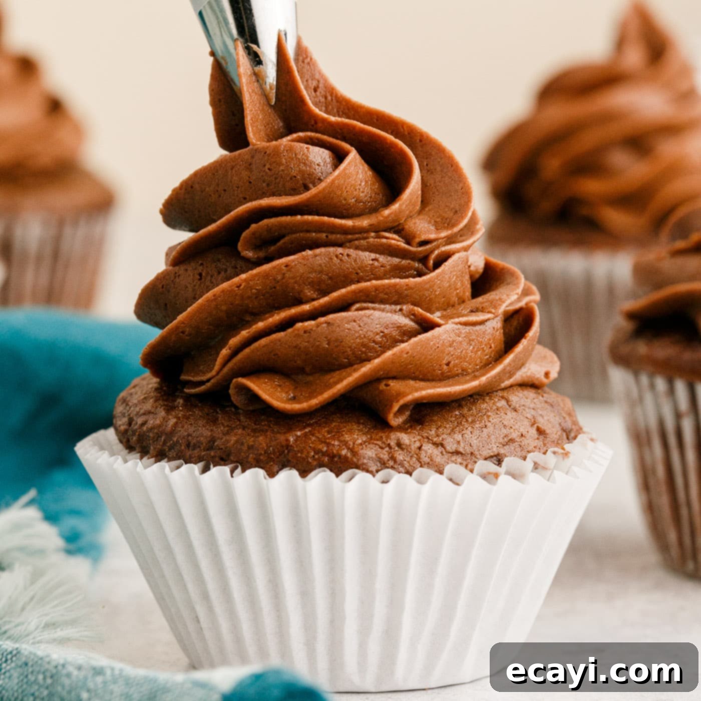 Velvety Chocolate Dream Frosting 1 featured 80849