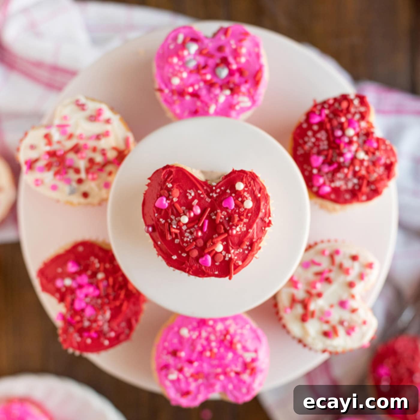 Heartfelt Valentine Cupcakes 1 featured 8600