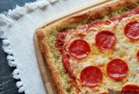 Classic Pizza with Garlic Bread Crust