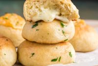 Golden Cheesy Garlic Buns
