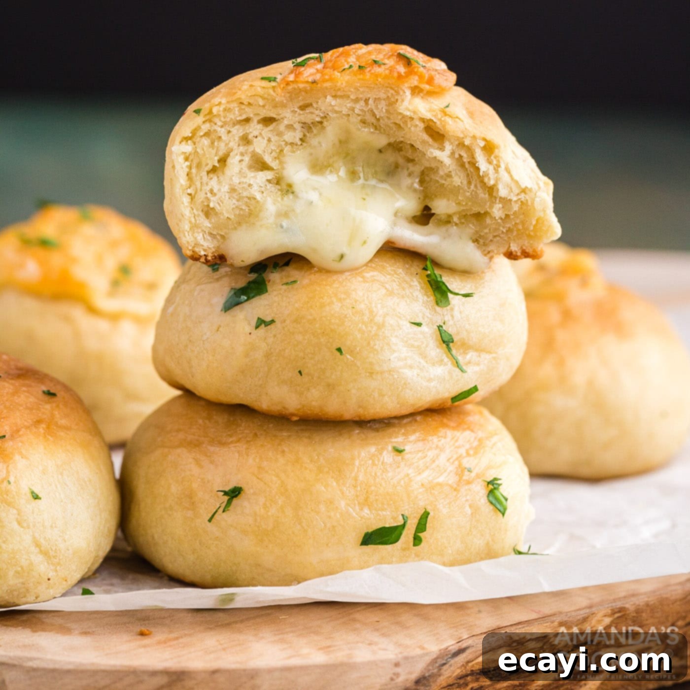Golden Cheesy Garlic Buns 1 featured 9005