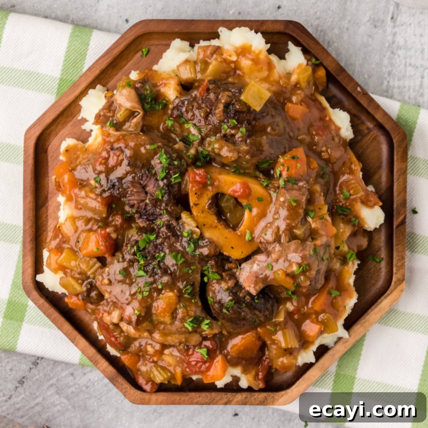 Melt-in-Your-Mouth Braised Beef Shanks 1 featured 90508