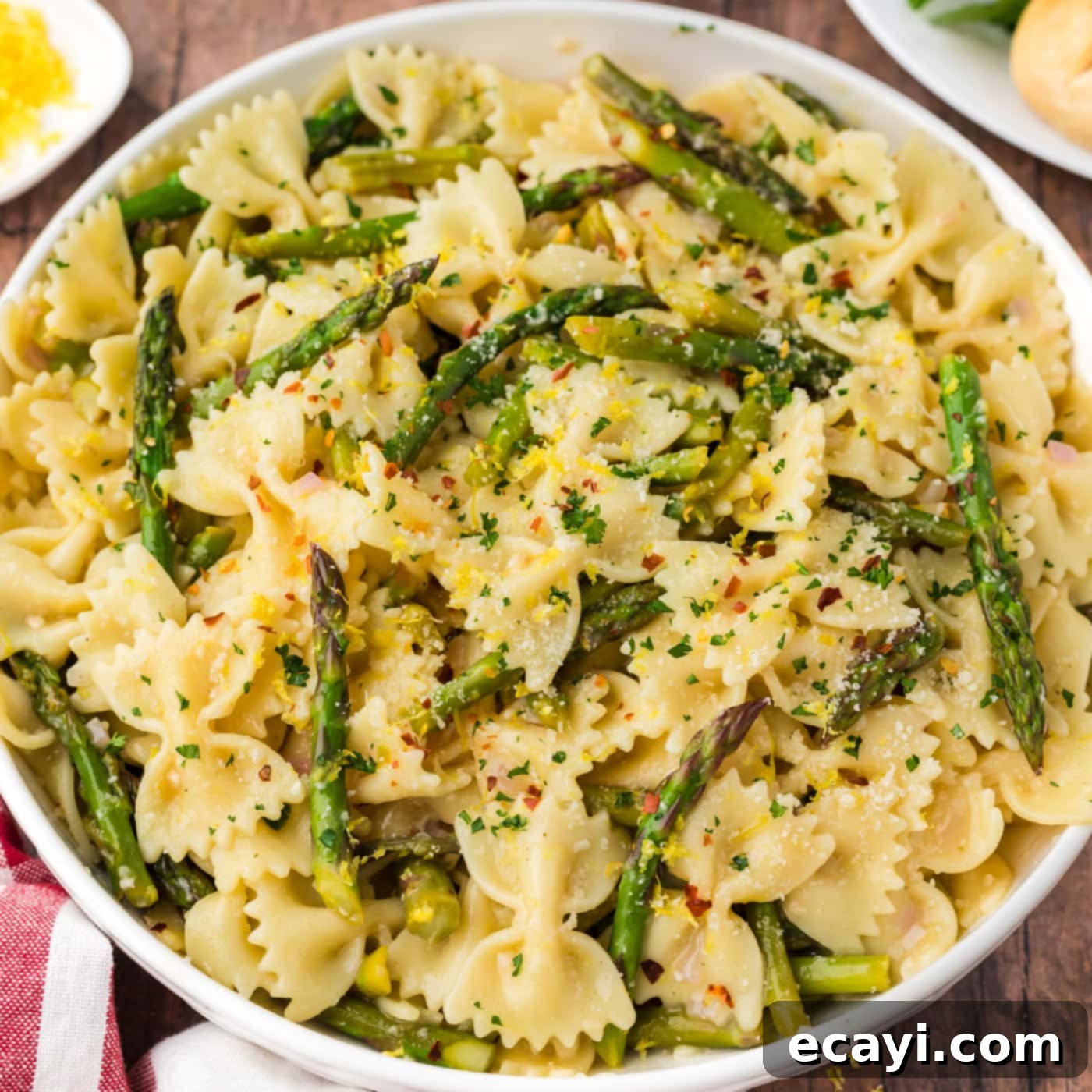 Bright Asparagus Pasta 1 featured 96220