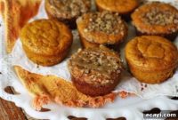 Cozy Pumpkin Mini Cakes with Cinnamon Streusel