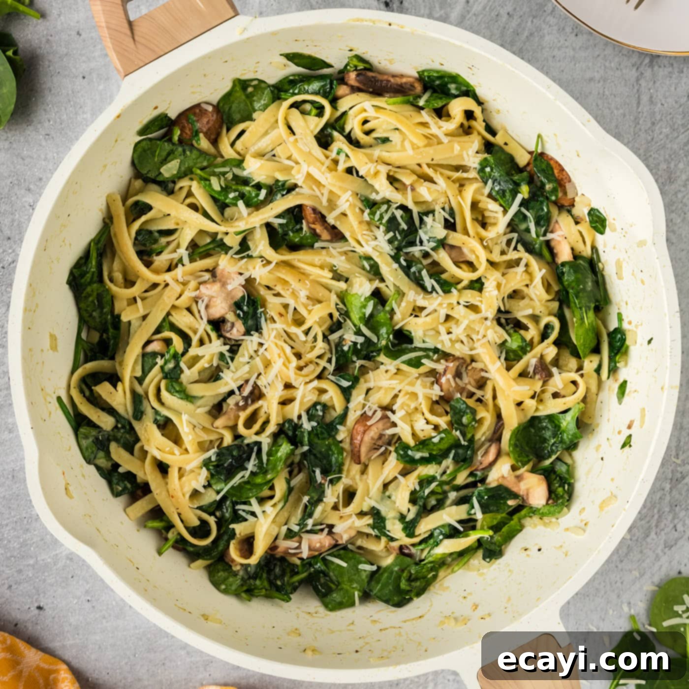 Vibrant Spinach Fettuccine 1 featured 99783
