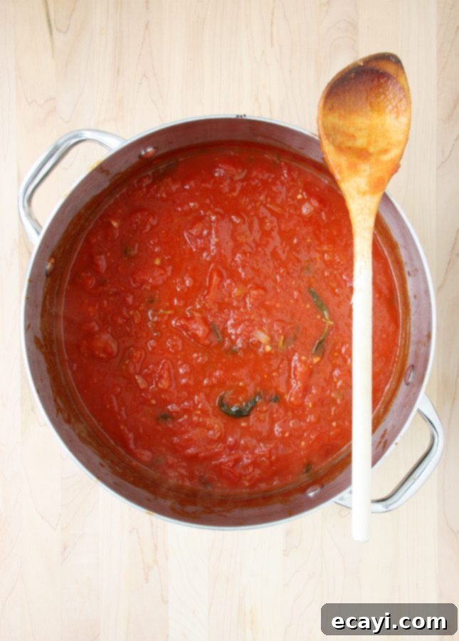 Versatile Master Batch Tomato Sauce 4 Universal Big Batch Tomato Sauce // FoodNouveau.com