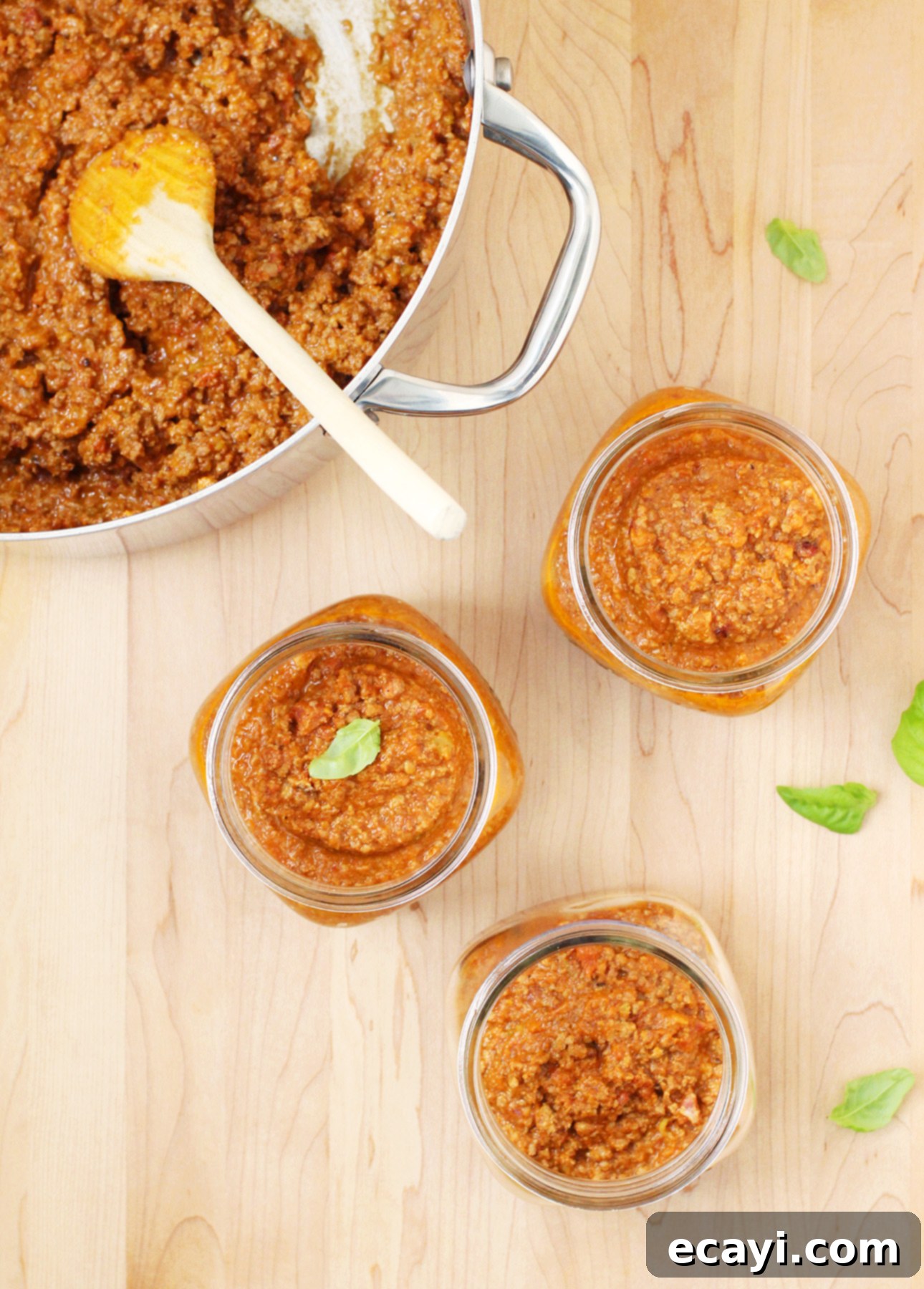 Master Authentic Bolognese Sauce 5 Jars of freshly prepared, rich, and authentic Italian Bolognese sauce, perfectly portioned for storage