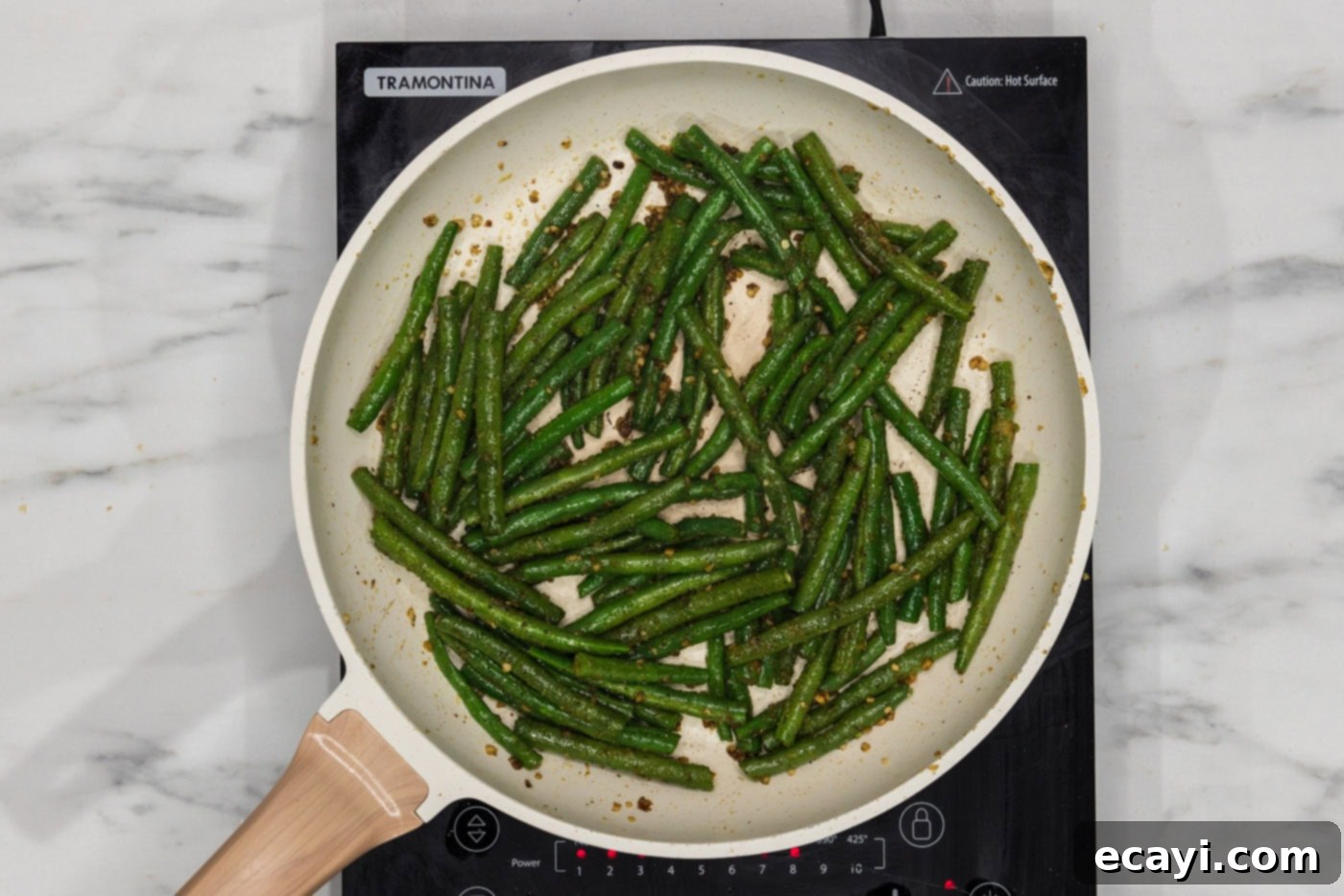 Garlic Sauteed Green Beans 7 sauteed green beans in a skillet