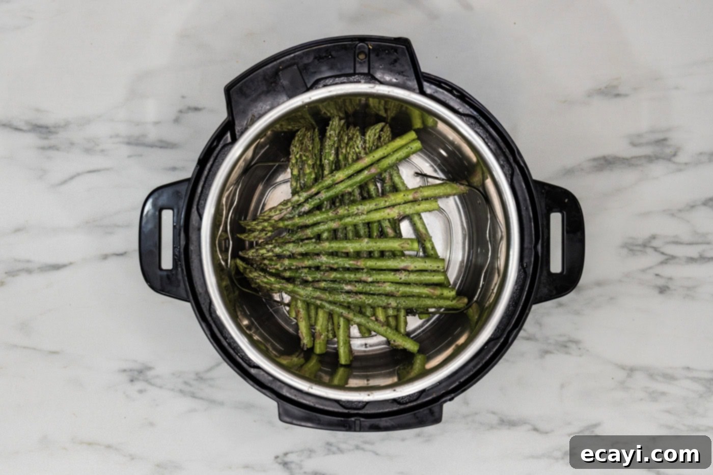 Quick and Tender Instant Pot Asparagus 8 cooked asparagus in the instant pot