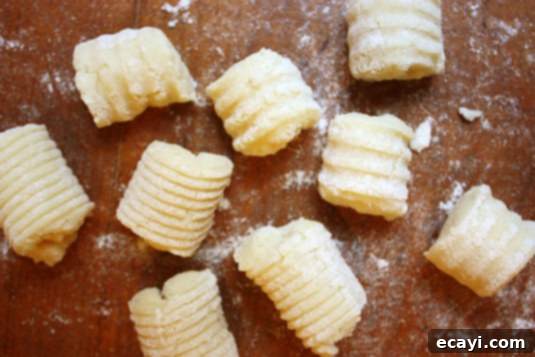 Homemade Gnocchi // FoodNouveau.com Homemade Gnocchi // FoodNouveau.com