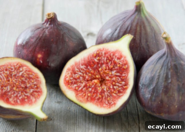 Honey-Glazed Fig and Almond Tart 3 Fresh Figs // FoodNouveau.com