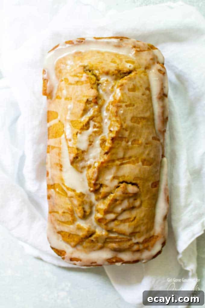 Easy pumpkin bread with maple glaze Pumpkin bread loaf with maple glaze