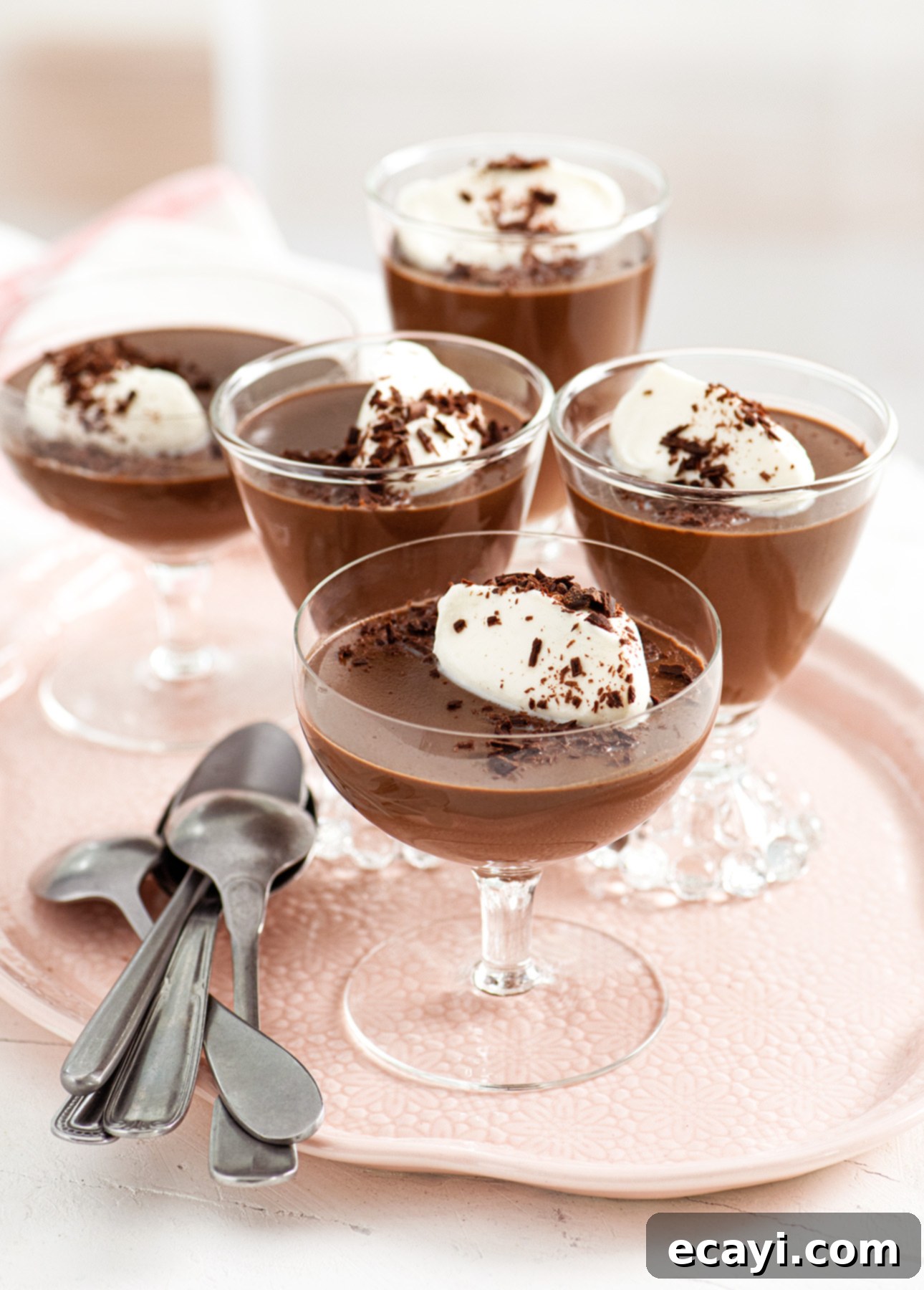 Kadifemsi Fransız Çikolatalı Pots de Crème Tarifi 2 Luxurious Dark Chocolate Pots de Crème, an Easy Stovetop French Dessert Recipe