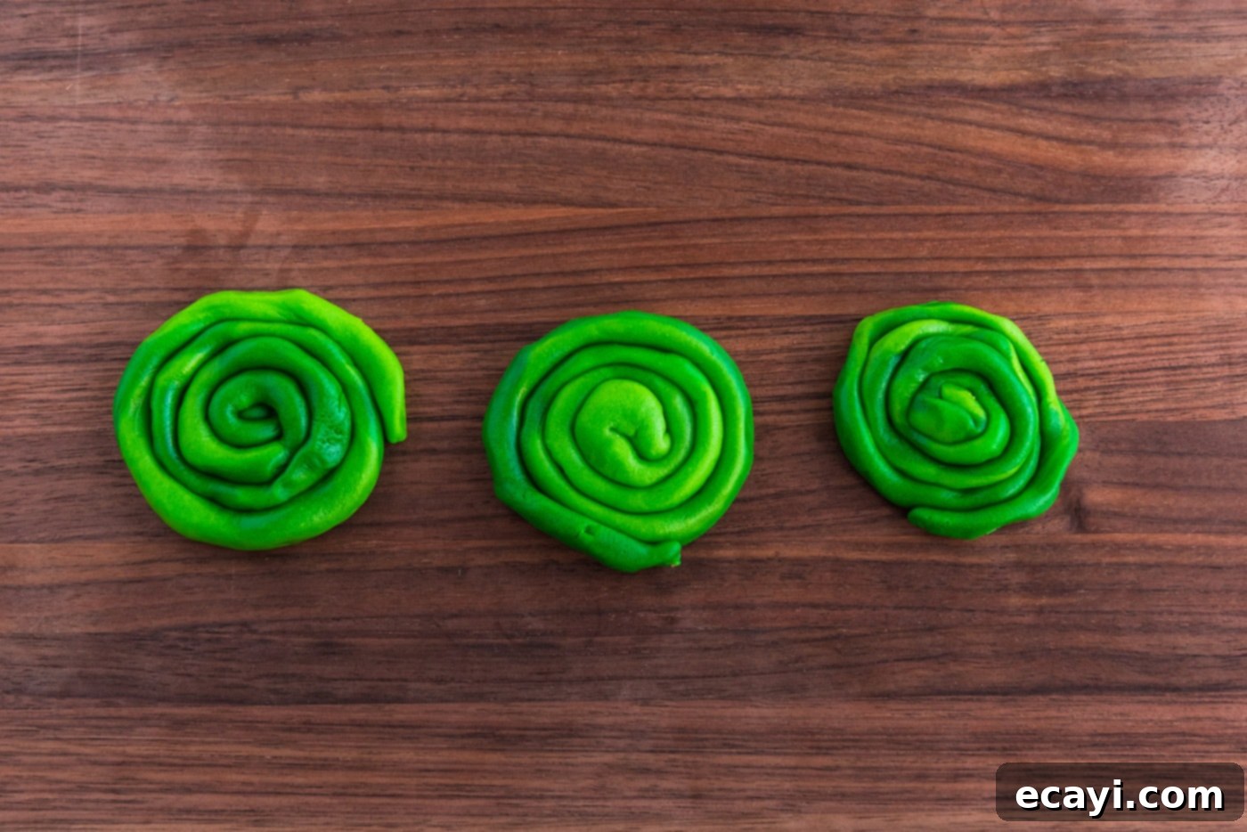 Green St Patricks Day Cookies 11 green dough circles