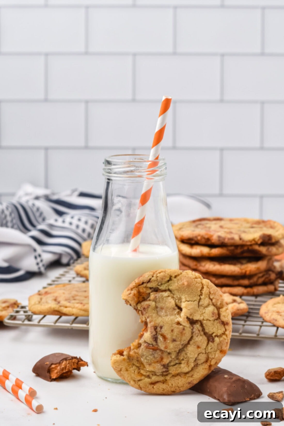 Golden Crunch Butterfinger Cookies 13 Butterfinger Cookie with a cite out of it