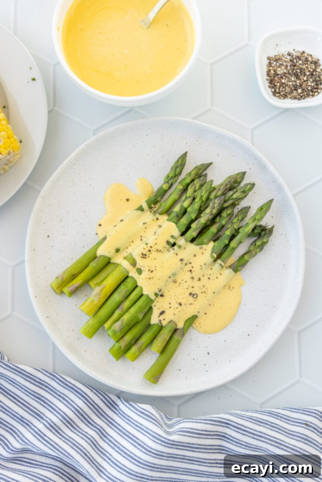 Classic Hollandaise Sauce 3 Hollandaise Sauce on asparagus