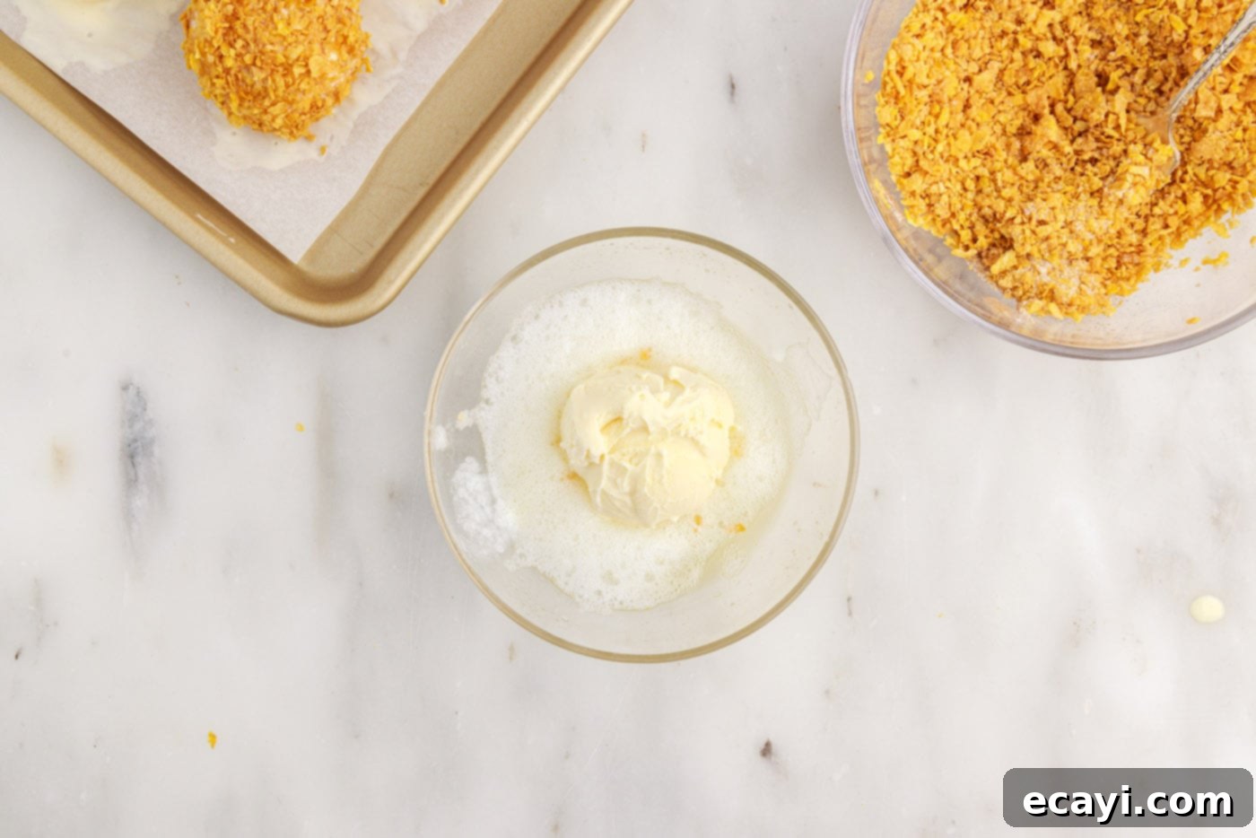 Crispy-Coated Cream Dream 11 coating ice cream ball in egg whites