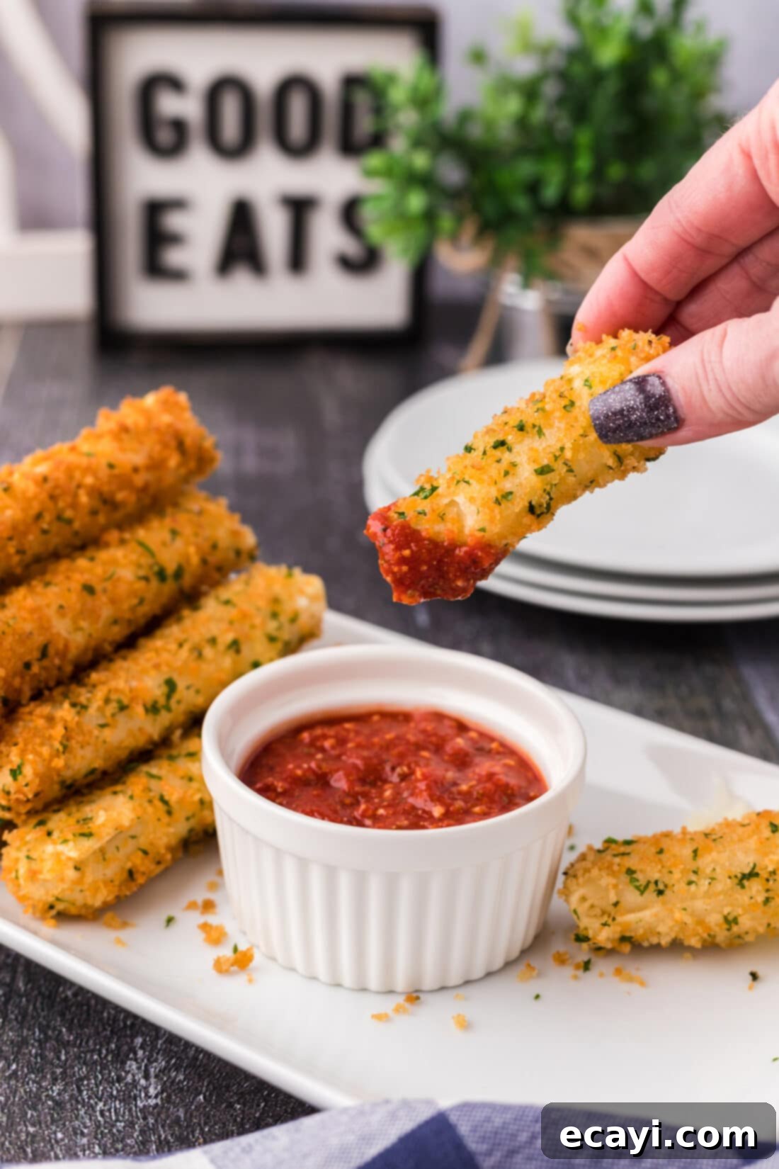 Crispy Wonton Cheese Bites 2 Wonton Cheese Stick dipped in marinara sauce