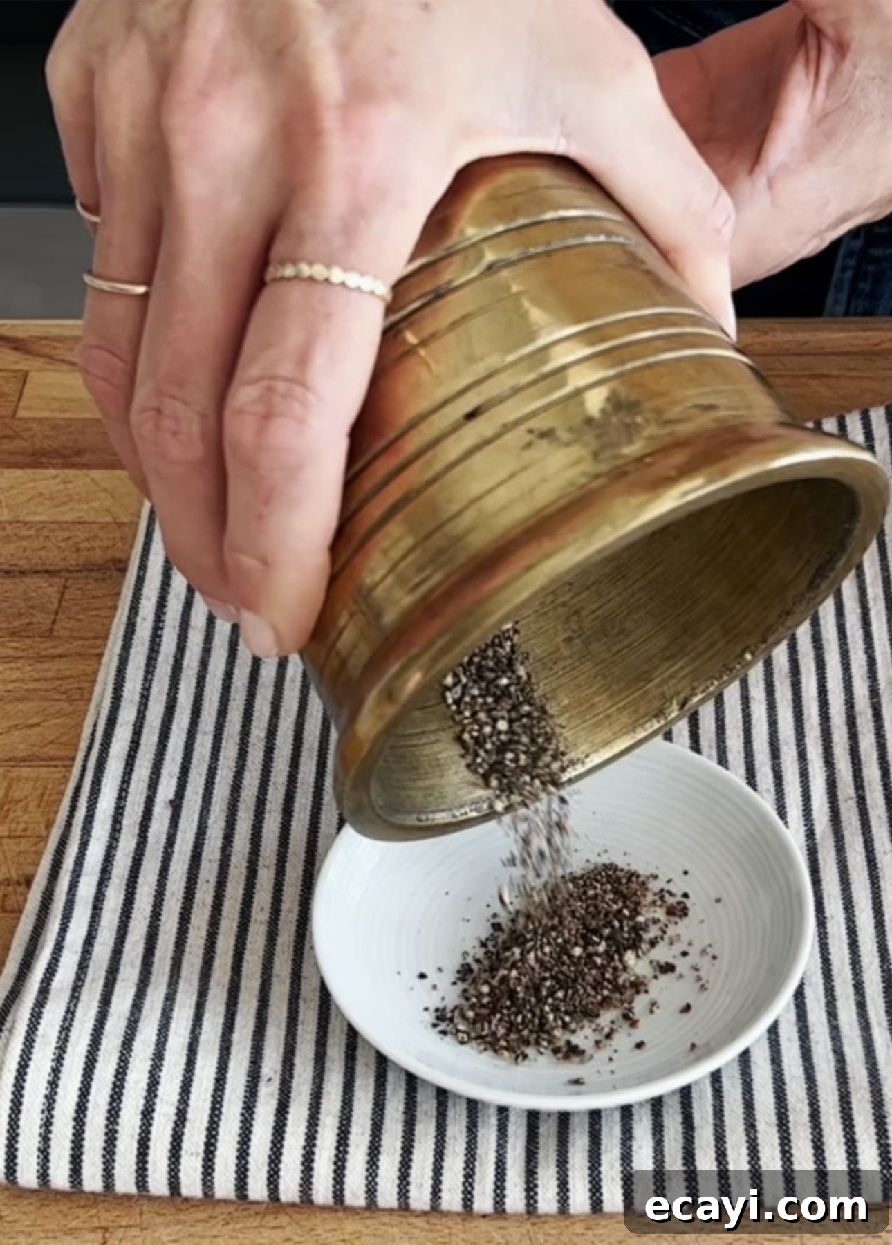 The Secret to Perfect Cacio e Pepe 15 Coarsely ground black pepper ensures the best flavor and texture in Cacio e Pepe pasta