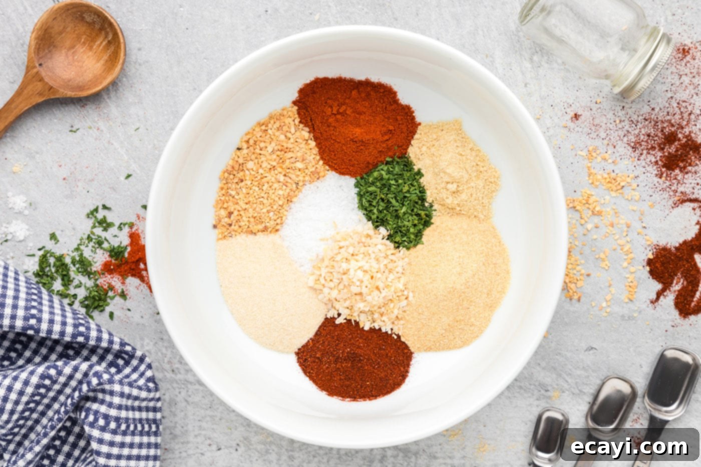 Everyday Seasoning 5 spices in a bowl